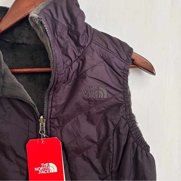 The North Face Mossbud Women Insulated Reversible Vest Jacket Purple Small NWT - Picture 3 of 13